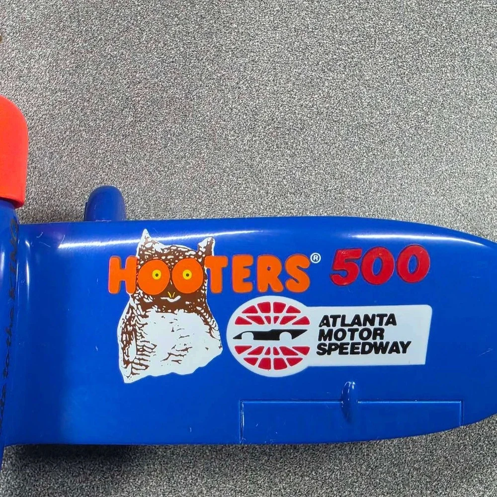 Richard Petty Tribute to the King Hooters 500 Airplane Blue Excellent 43 Decor